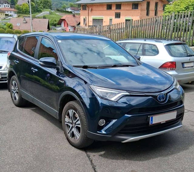 Toyota RAV4 2,5 Hybrid Active 4WD Automatik Allrad SUV / Geländewagen