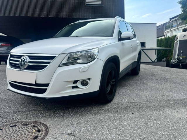 VW Tiguan SUV / Geländewagen