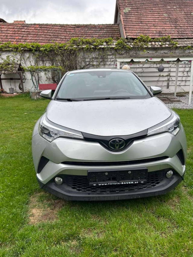 Toyota C-HR 1,2T 4WD Chic SUV / Geländewagen