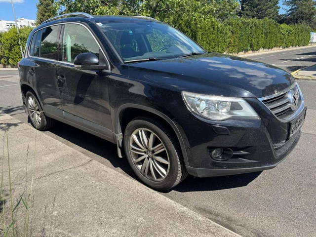 VW Tiguan Sport & Style 2.0 TDI 4MOTION*Navi*Xenon*Kamera SUV / Geländewagen