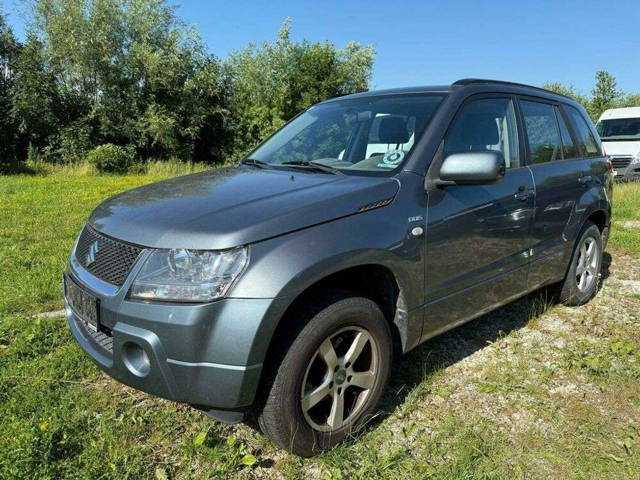 Suzuki Vitara Grand Vitara 1.9 DDiS special SUV / Geländewagen