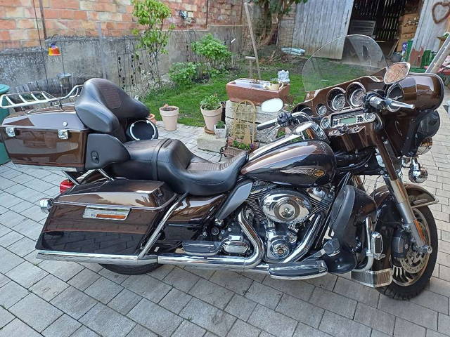 Harley-Davidson Electra FLHTKAE ELECTRA GLIDE Ultra Limited 110 ANNIVERSARY EDITION Tourer