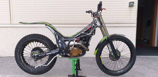 Vertigo Combat 300 DOUGIE LAMPKIN REPLICA Trial