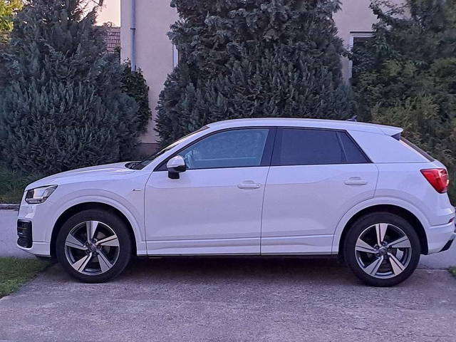 Audi Q2 30 TFSI Sport SUV / Geländewagen