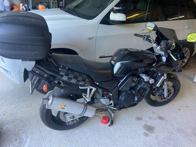 Yamaha FZS 600 Fazer Tourer