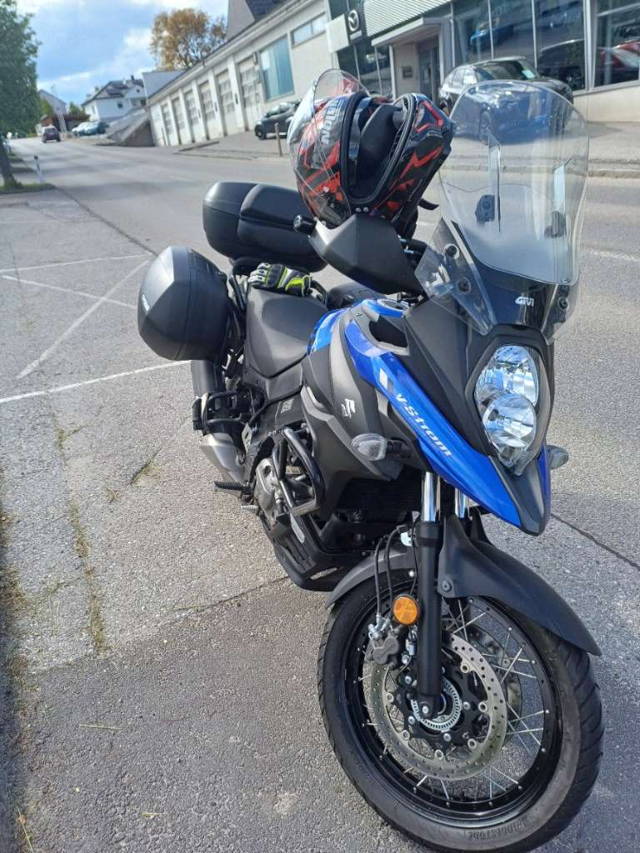 Suzuki V-Strom Suzuki V Strom 650 XT mit Hauptständer, Griffheiz. Tourer