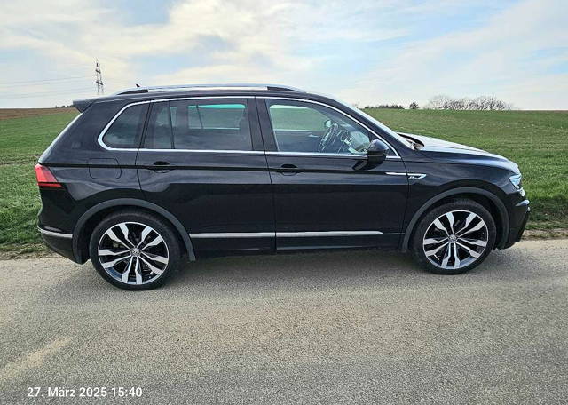 VW Tiguan 2,0 TDI SCR Comfortline R-LINE NAVI AHK LED SHZ + viele EXTRAS mehr SUV / Geländewagen