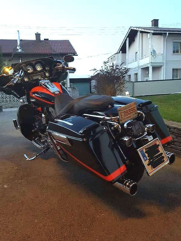 Harley-Davidson CVO E- Glide/ Streetglide FLHTCUSE 2 (Screaming Eagle) Tourer