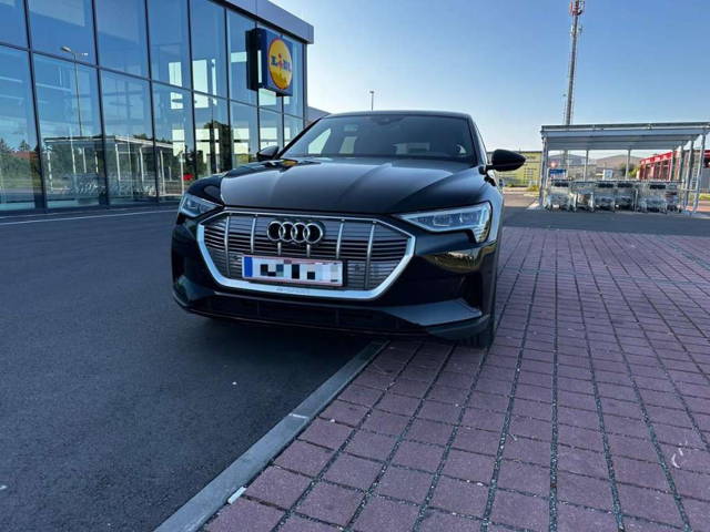 Audi e-tron 50 quattro S-Line SUV / Geländewagen