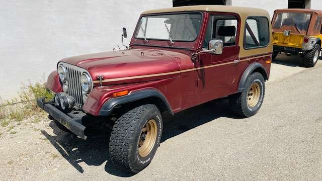 Jeep CJ Quadratrac SUV / Geländewagen
