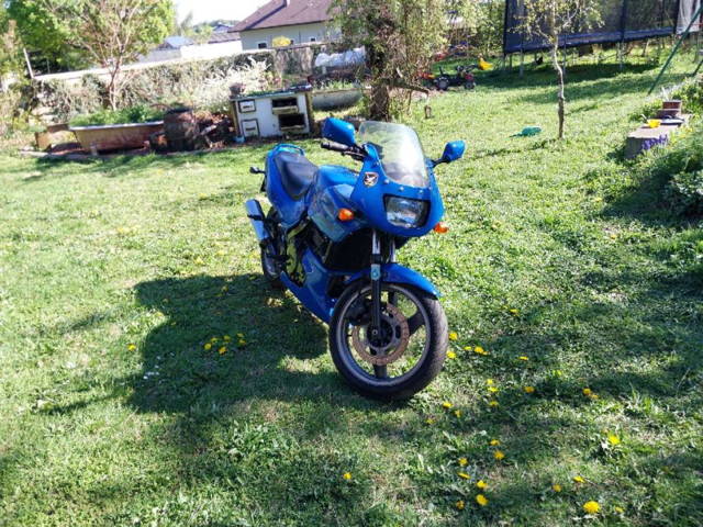 Kawasaki GPZ 500S Tourer