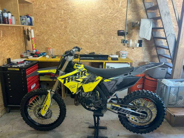 Suzuki RM 125 Motocross