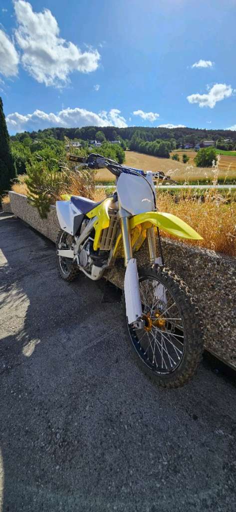 Suzuki RM Z 250 Motocross