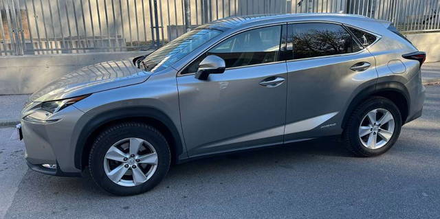 Lexus NX 300h Executive Hybrid Aut. Allrad SUV / Geländewagen