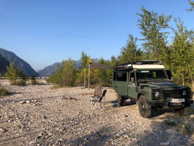 Land Rover Defender 110 TD4 SUV / Geländewagen