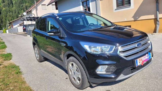 Ford Kuga SUV / Geländewagen