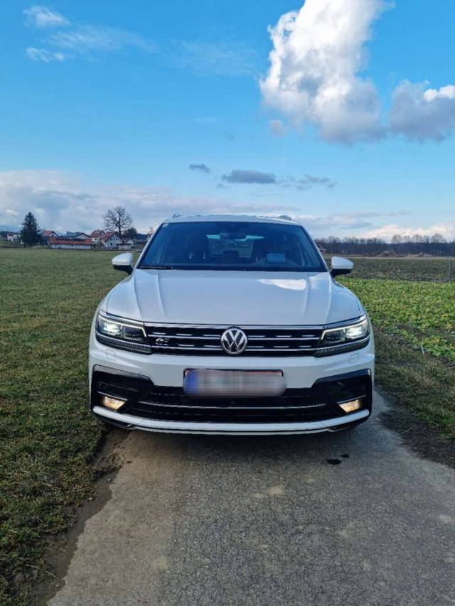 VW Tiguan 2.0 TDI R-Line SUV / Geländewagen