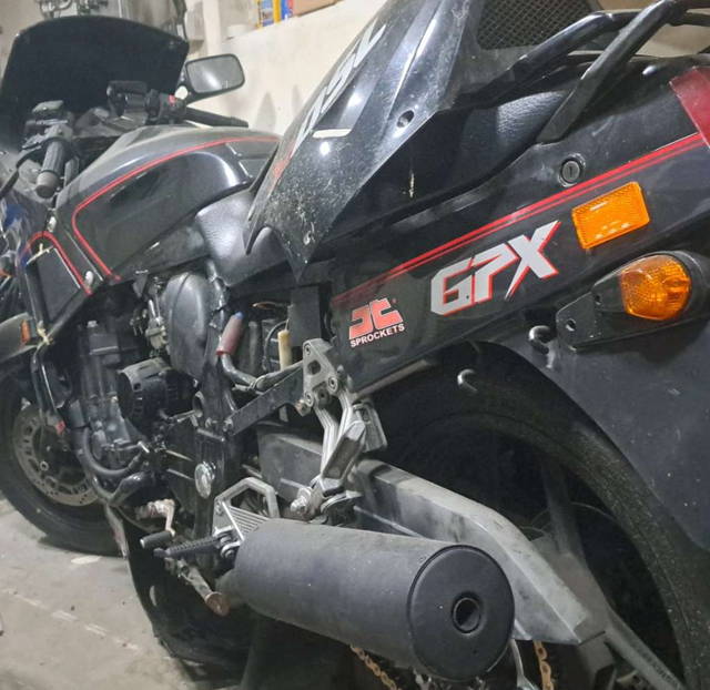 Kawasaki GPX 750r Tourer
