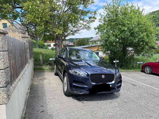 Jaguar F-Pace SUV / Geländewagen