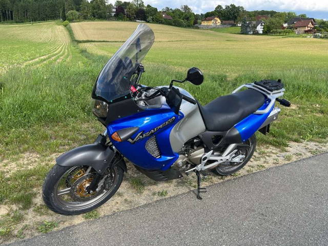 Honda Varadero Reifen neu, Bremsscheiben neu, Service neu, Kettensatz neu Tourer