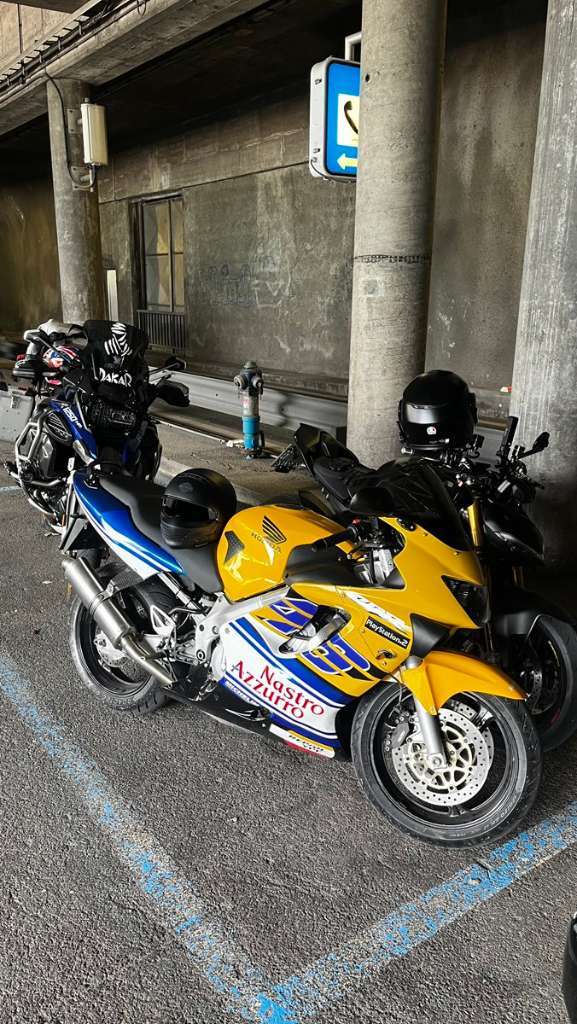 Honda CBR 600 FX im Valentino Rossi Style Tourer