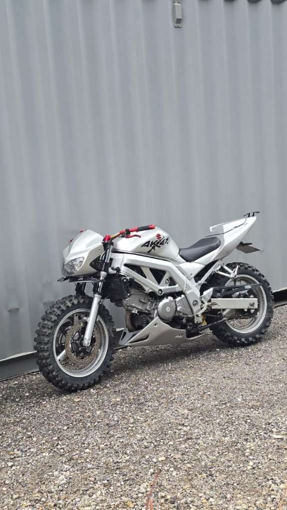 Suzuki SV 650 cross Umbau Enduro