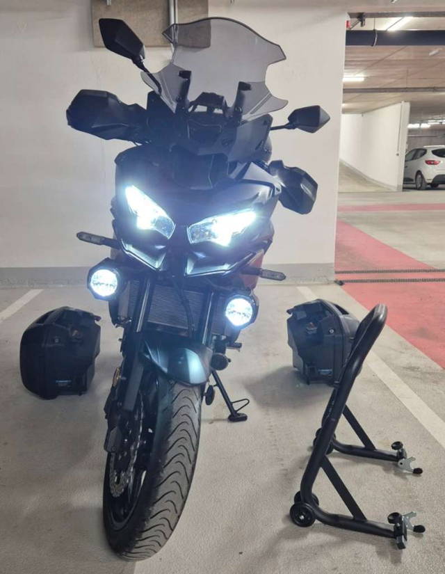 Kawasaki Versys 650 schwarz Grand Tourer Tourer