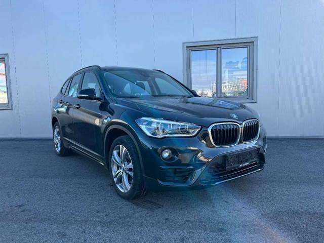 BMW X1 sDrive Sport Line 2.0d - LED - Panorama - Neues Service/Reifen SUV / Geländewagen