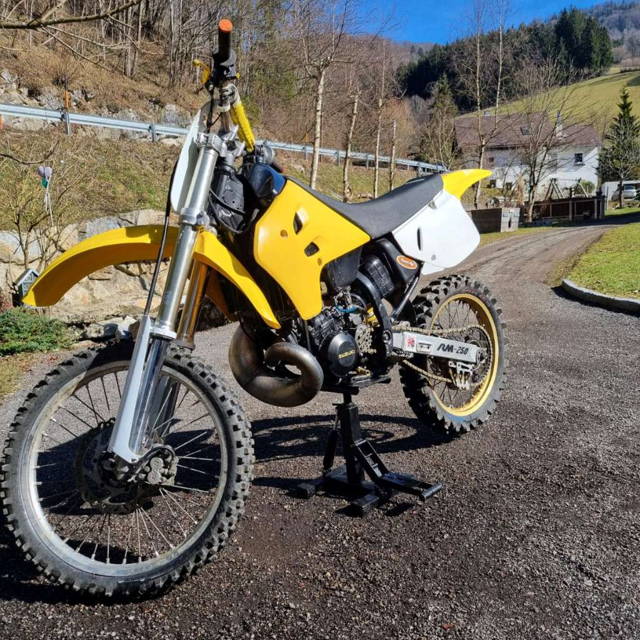 Suzuki RM 250 Motocross