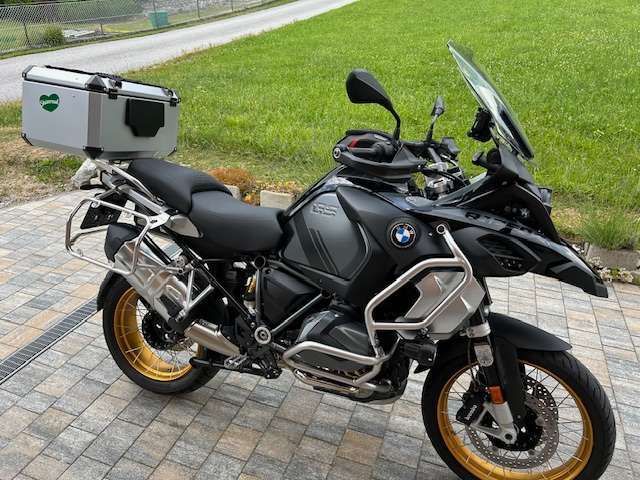 BMW R 1250 BMW 1250 GS Adventure Tourer