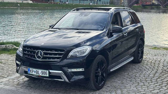 Mercedes-Benz M-Klasse ML 350 BlueTEC 4MATIC FULL EQUIPMENT SUV / Geländewagen