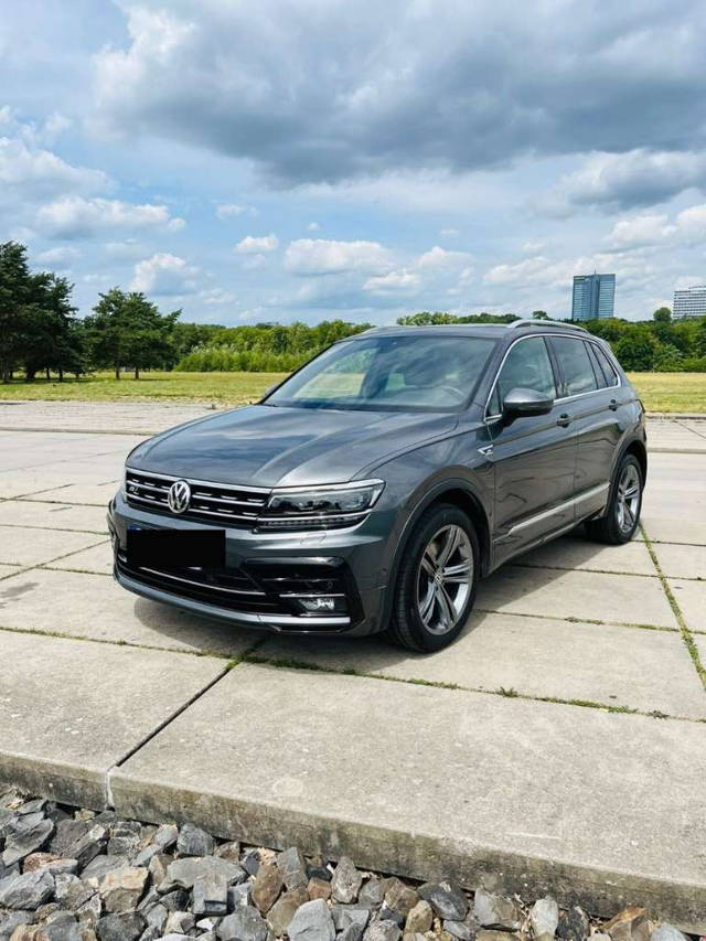 VW Tiguan 2,0 TDI SCR Sky - R-Line SUV / Geländewagen