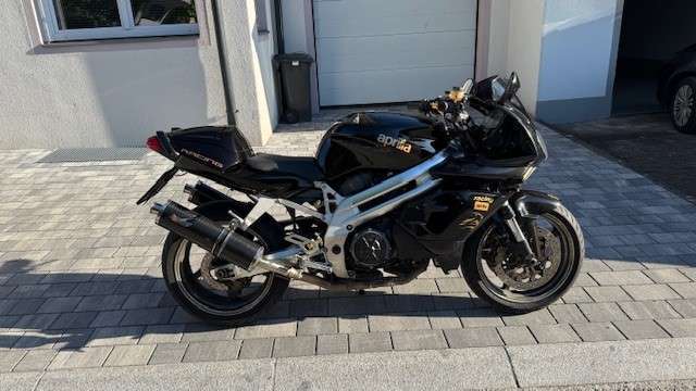 Aprilia SL Aprilia SL 1000 Falco Tourer