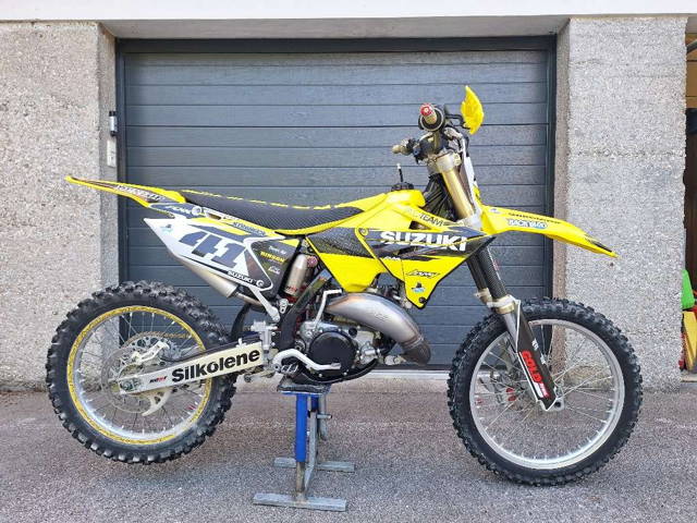 Suzuki RM SUZUKI RM125 komplett neu aufgebaut Motocross