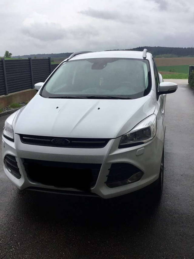 Ford Kuga 2.0TDCI/88KW SUV / Geländewagen