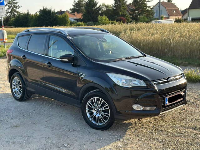 Ford Kuga 2.0 Titanium 4x4 Allrad 140Ps Automatik Pano-Dach SUV / Geländewagen