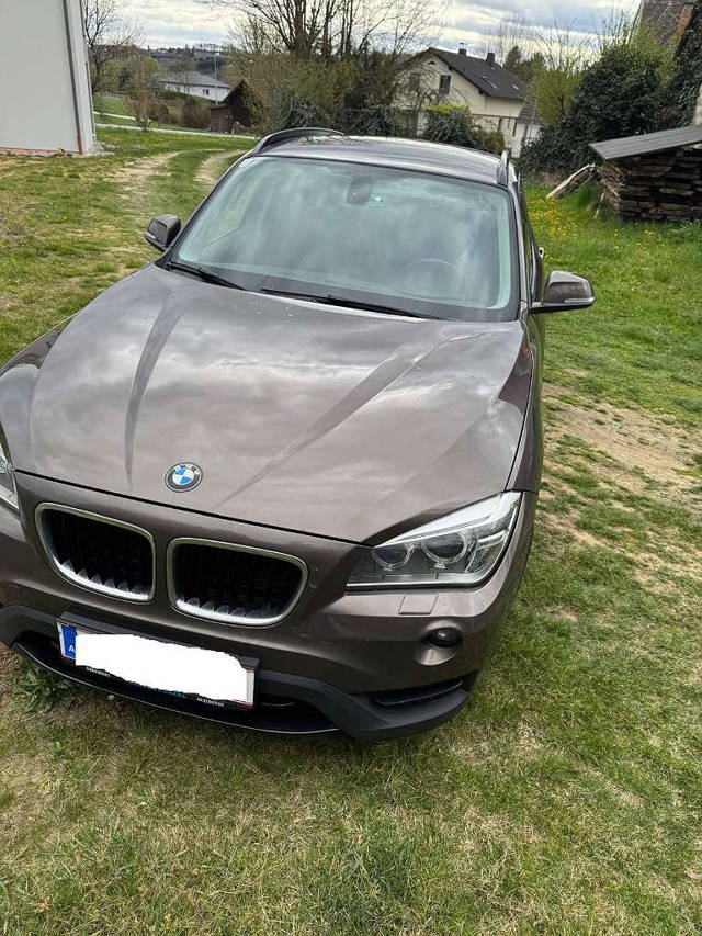 BMW X1 xDrive18d Österreich Paket Allrad SUV / Geländewagen