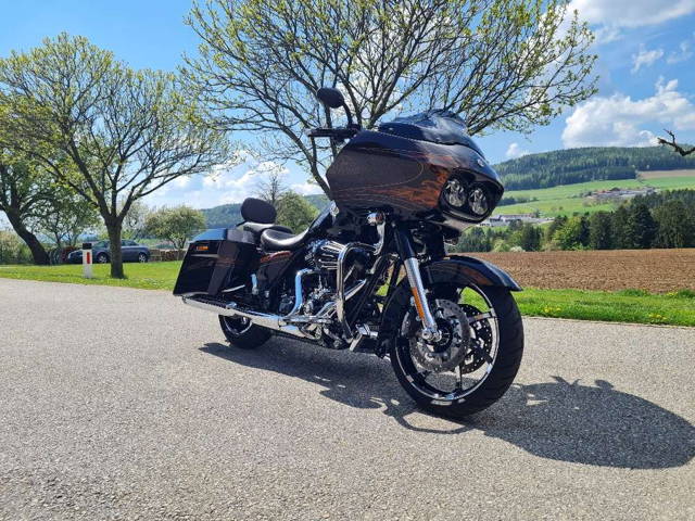 Harley-Davidson Road Glide FLTRXSE Tourer
