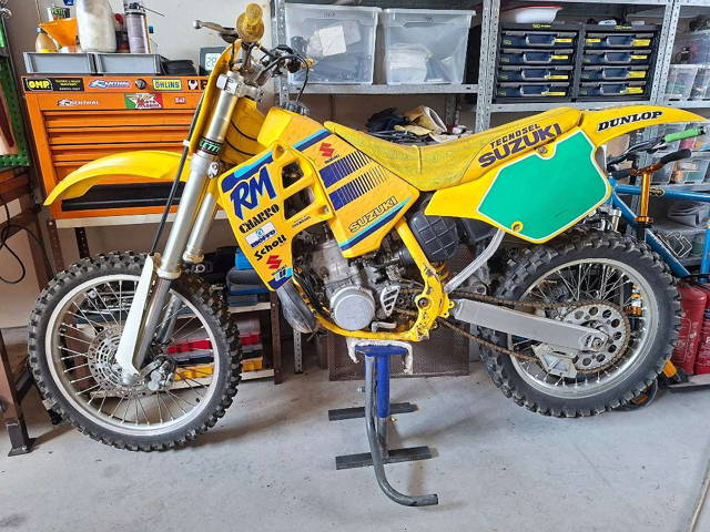 Suzuki RM 250 Motocross