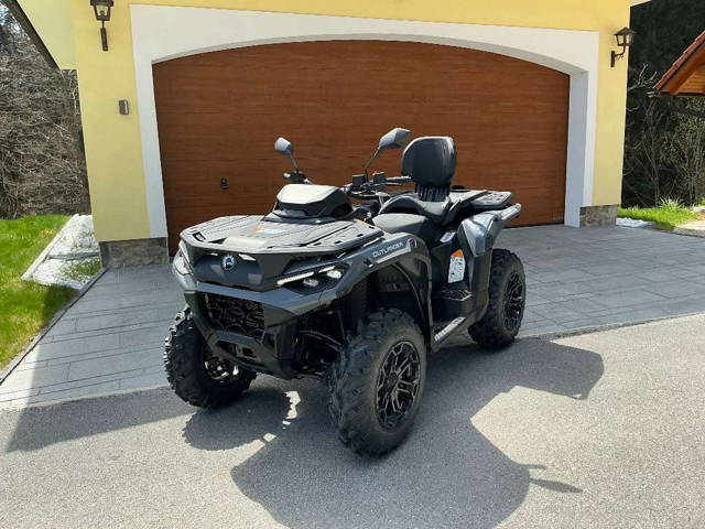Can-Am Outlander MAX 1000 DPS R Quad