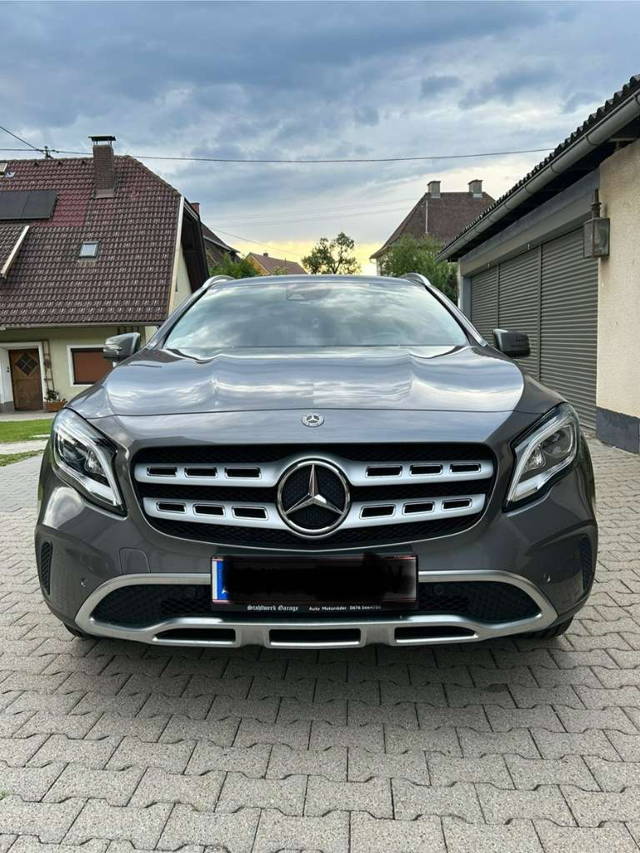Mercedes-Benz GLA-Klasse 200d SUV / Geländewagen