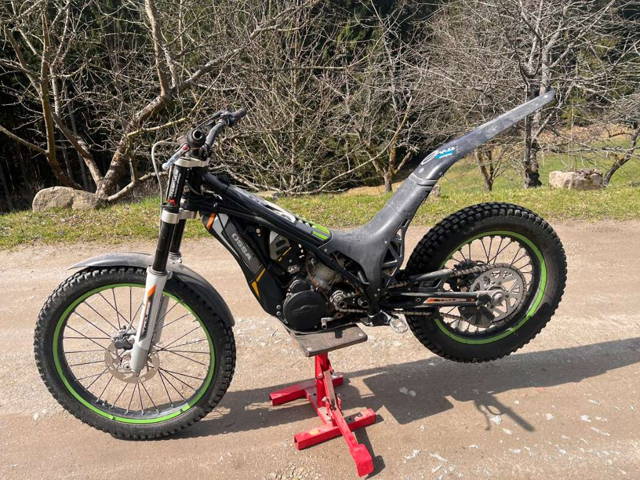 Ossa tr125i Trial