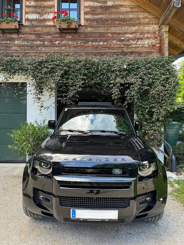 Land Rover Defender 110 P400e PHEV AWD X-Dynamic HSE Aut. SUV / Geländewagen