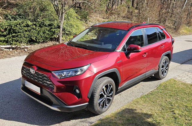 Toyota RAV4 2,5 Hybrid Active 2WD Aut. SUV / Geländewagen