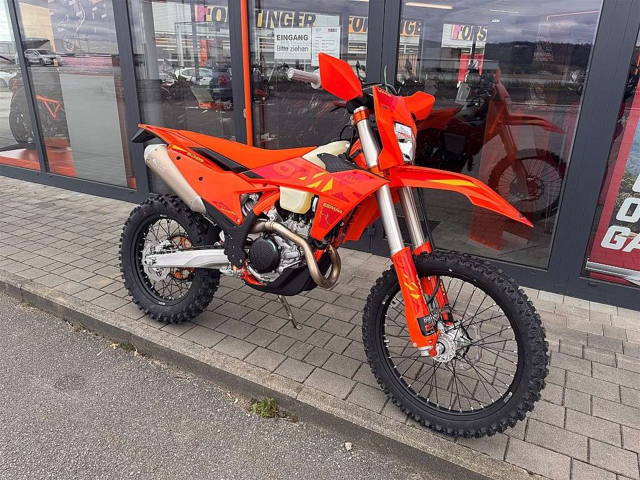 KTM 450 EXC-F SIX DAYS Season Opening Promotion 202... Enduro