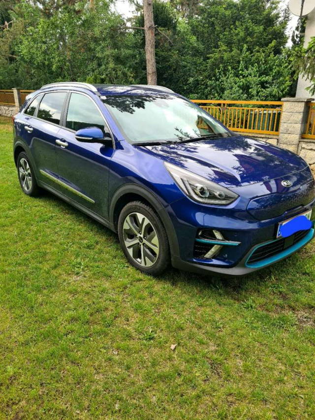 KIA e-Niro Gold Aut. 64 kWh longe range, SUV SUV / Geländewagen