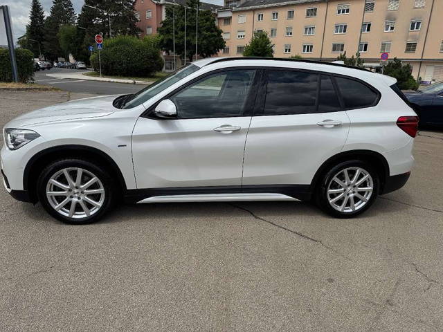 BMW X1 xDrive 25d Sport Line Aut. SUV / Geländewagen
