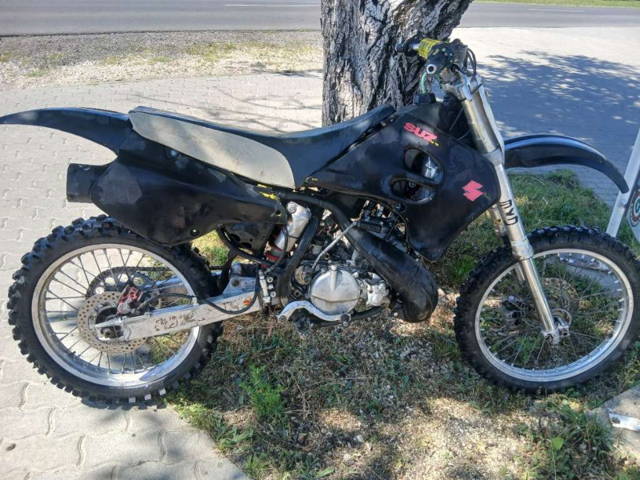 Suzuki RM suzuki rm 250 , diese preis nur heute und morgen Motocross