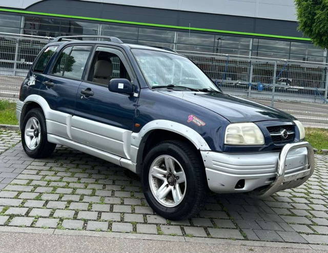 Suzuki Vitara 2.5 V6 SUV / Geländewagen
