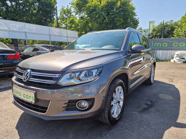 VW Tiguan 2,0 TDI BMT 4Motion Sky DPF DSG / Panorma / Kurvenlicht / Alcantara Sitze SUV / Gel...
